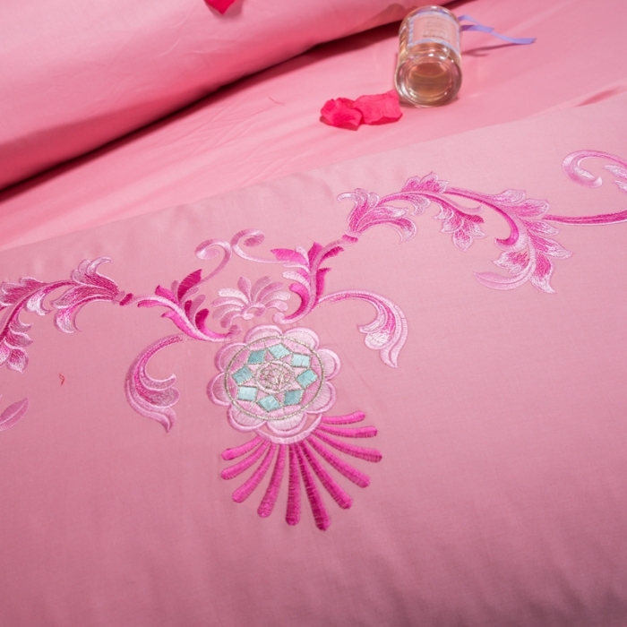 91家纺网 家纺一手货源 找家纺 慕她婚庆四件套大红色大花结婚全棉纯棉刺绣花多件套直播 花蔓喜多玉色