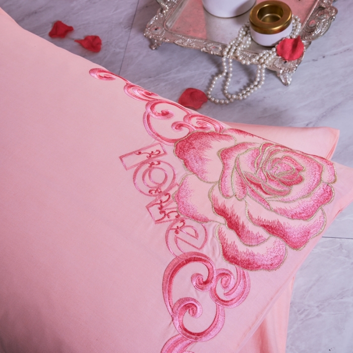 91家纺网 家纺一手货源 找家纺 慕她婚庆四件套大红色大花结婚全棉纯棉刺绣花多件套直播 浪漫婚礼玉