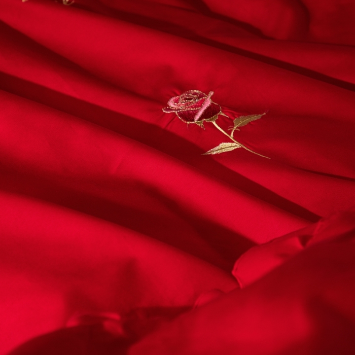 91家纺网 家纺一手货源 找家纺 慕她婚庆四件套大红色大花结婚全棉纯棉刺绣花多件套直播 玫瑰蜜语