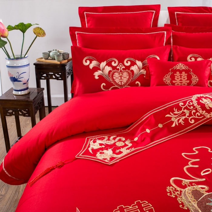 91家纺网 家纺一手货源 找家纺 慕她婚庆四件套大红色大花结婚全棉纯棉刺绣花多件套直播 卿卿我我