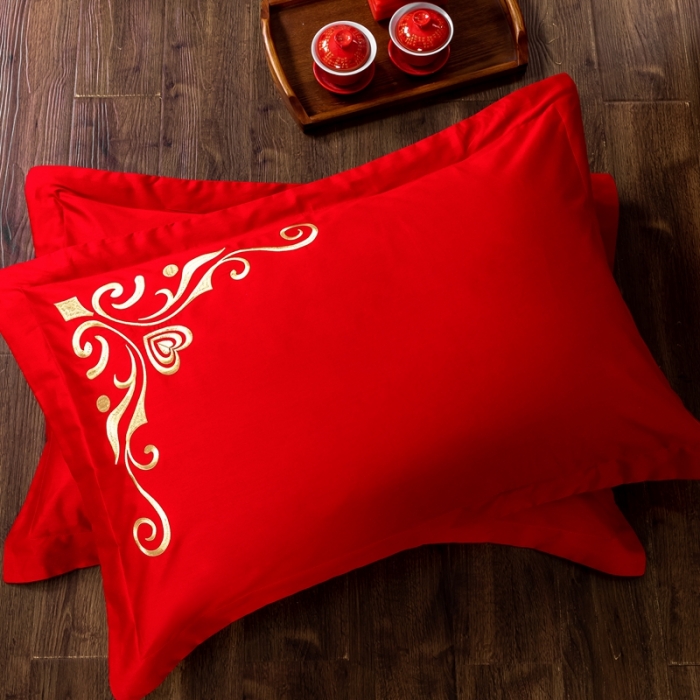 91家纺网 家纺一手货源 找家纺 慕她婚庆四件套大红色结婚全棉纯棉简约刺绣花多件套直播 千禧之恋