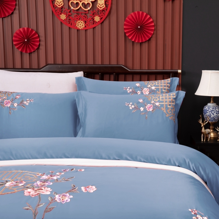 91家纺网 家纺一手货源 找家纺 慕她婚庆四件套大红色结婚全棉纯棉刺绣花多件套直播 暗香蓝灰