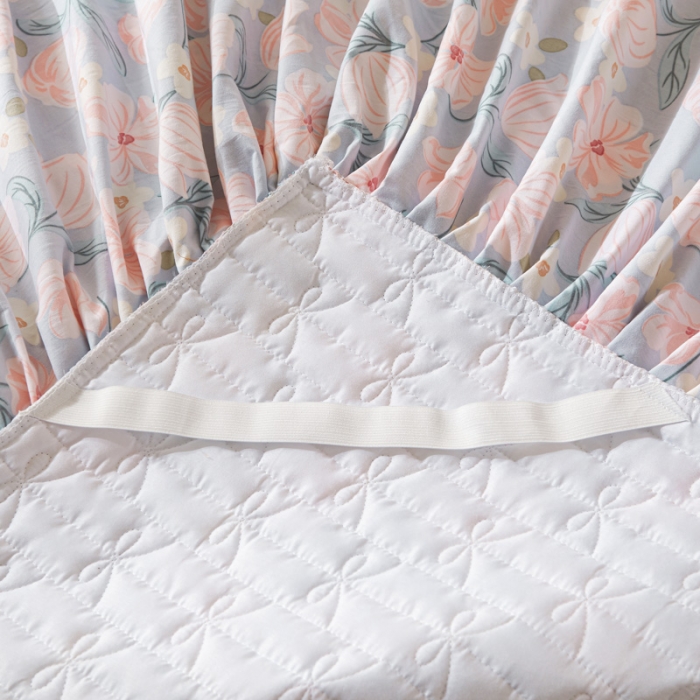 91家纺网 家纺一手货源 找家纺 恋尚 2023新款蜜桃棉印花夹棉床裙三件套 春俏