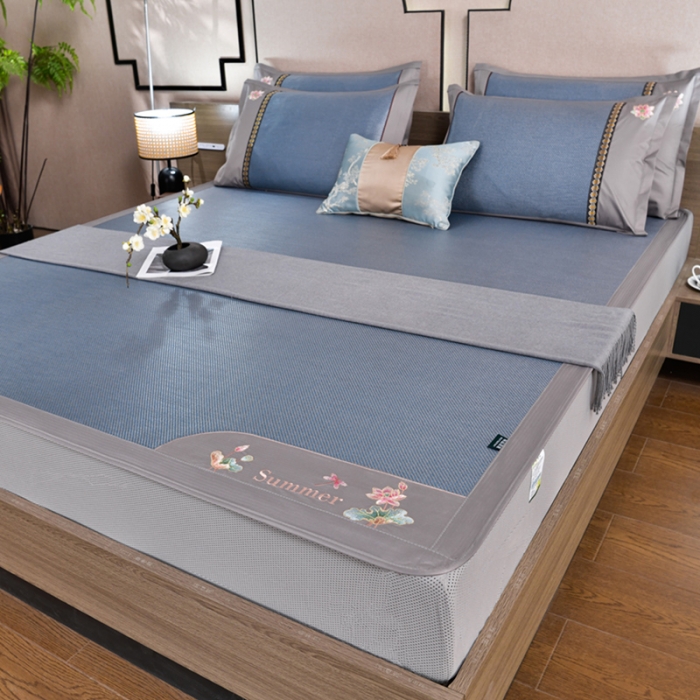 91家纺网 家纺一手货源 找家纺 简一2024新款荷塘月色系列冰藤凉席床笠款 荷塘月色-冰藤海蓝