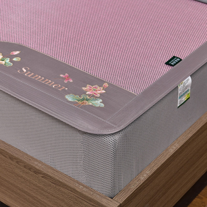 91家纺网 家纺一手货源 找家纺 简一2024新款荷塘月色系列冰藤凉席床笠款 荷塘月色-冰藤浅粉