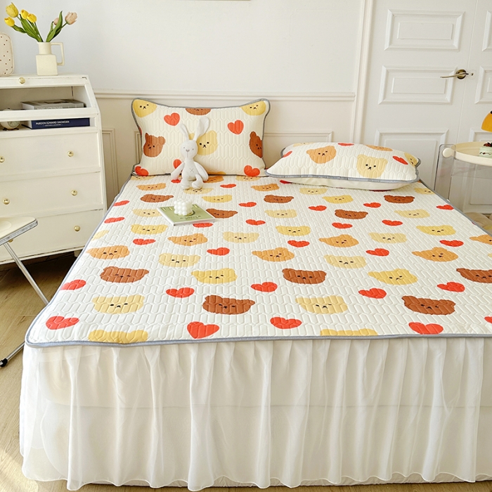 91家纺网 家纺一手货源 找家纺 纽缦 2023新款乳胶床裙三件套 晚安熊-米白