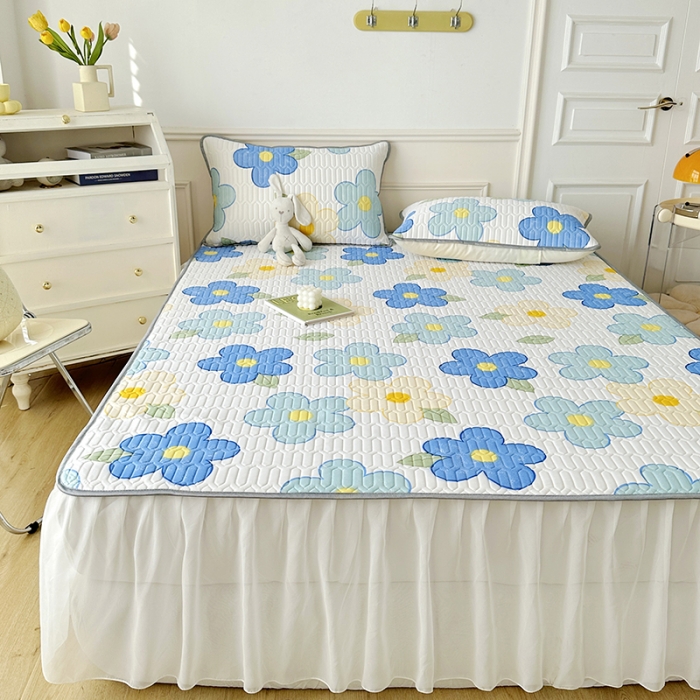 91家纺网 家纺一手货源 找家纺 纽缦 2023新款乳胶床裙三件套 花季-白蓝