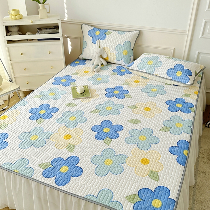 91家纺网 家纺一手货源 找家纺 纽缦 2023新款乳胶床裙三件套 花季-白蓝