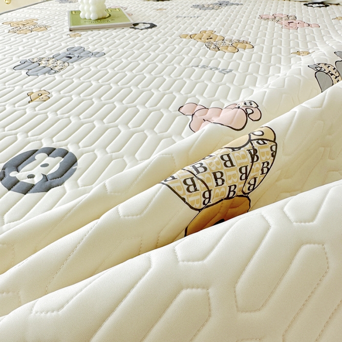 91家纺网 家纺一手货源 找家纺 纽缦 2023新款乳胶床裙三件套 暴力熊-白