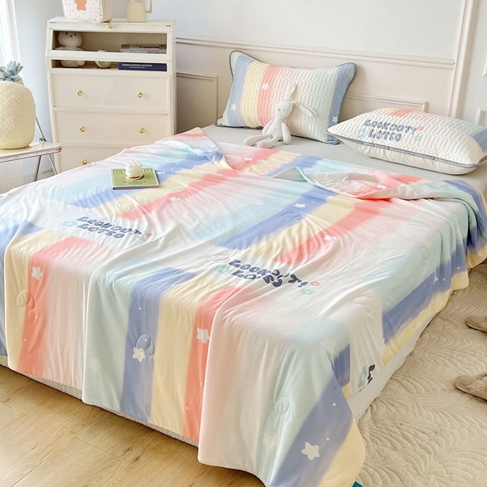 91家纺网 家纺一手货源 找家纺 纽缦 2023新款乳胶床裙四件套 彩虹语