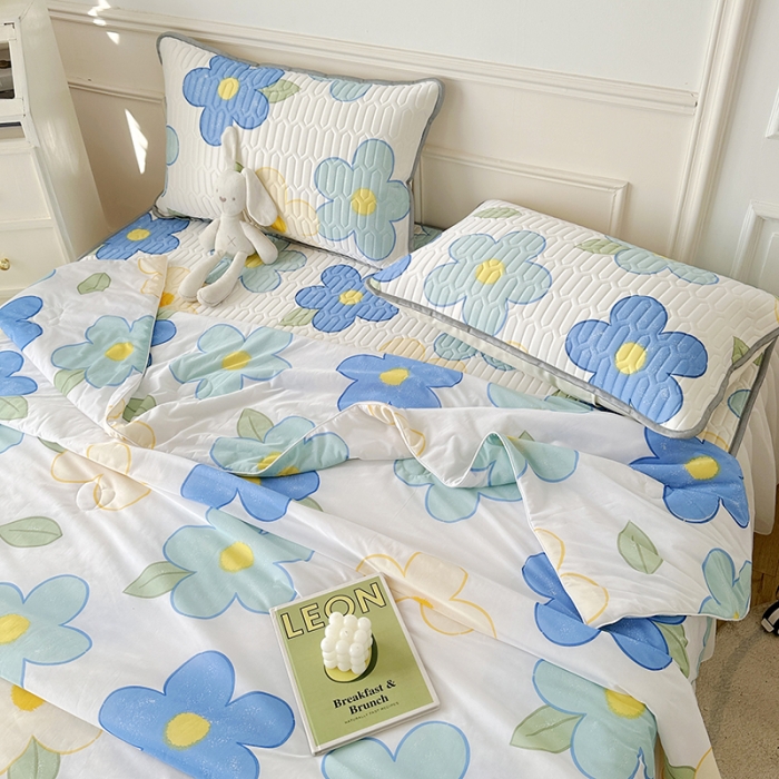 91家纺网 家纺一手货源 找家纺 纽缦 2023新款乳胶床裙四件套 花季-白蓝