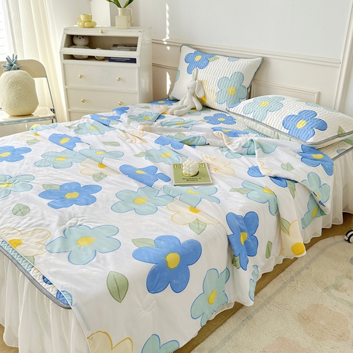 91家纺网 家纺一手货源 找家纺 纽缦 2023新款乳胶床裙四件套 花季-白蓝