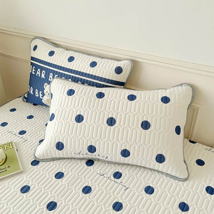 91家纺网 家纺一手货源 找家纺 纽缦 2023新款乳胶床裙四件套 萌小熊-蓝