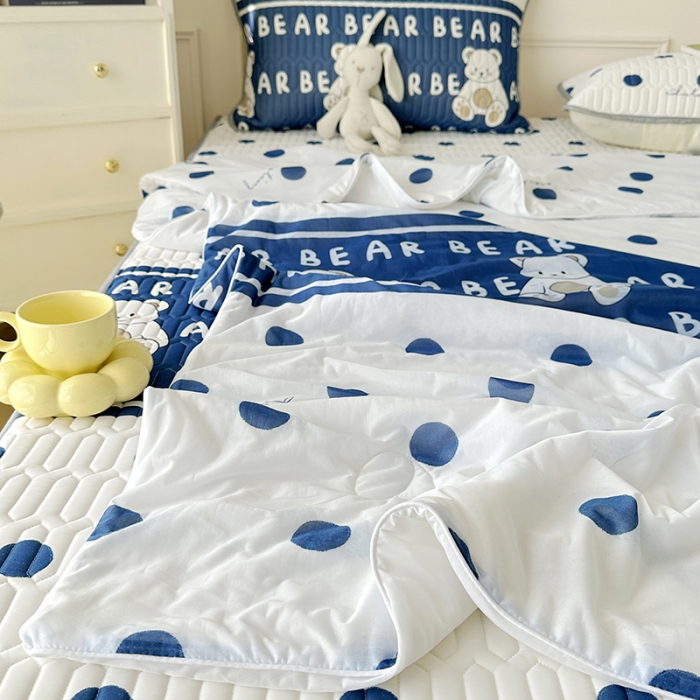 91家纺网 家纺一手货源 找家纺 纽缦 2023新款乳胶床裙四件套 萌小熊-蓝