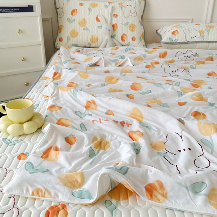 91家纺网 家纺一手货源 找家纺 纽缦 2023新款乳胶床裙四件套 兔精灵-奶白