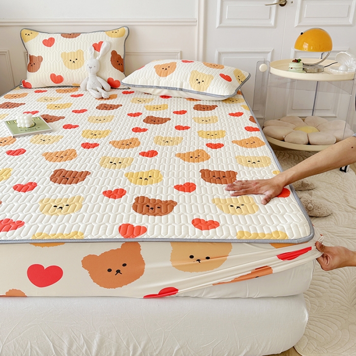 91家纺网 家纺一手货源 找家纺 纽缦 2023新款乳胶床笠四件套 晚安熊-米白