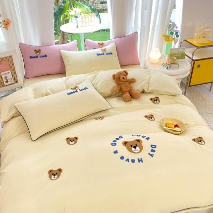 91家纺网 家纺一手货源 找家纺 （总）小主驾到 2023新款小熊毛巾绣水洗棉四件套