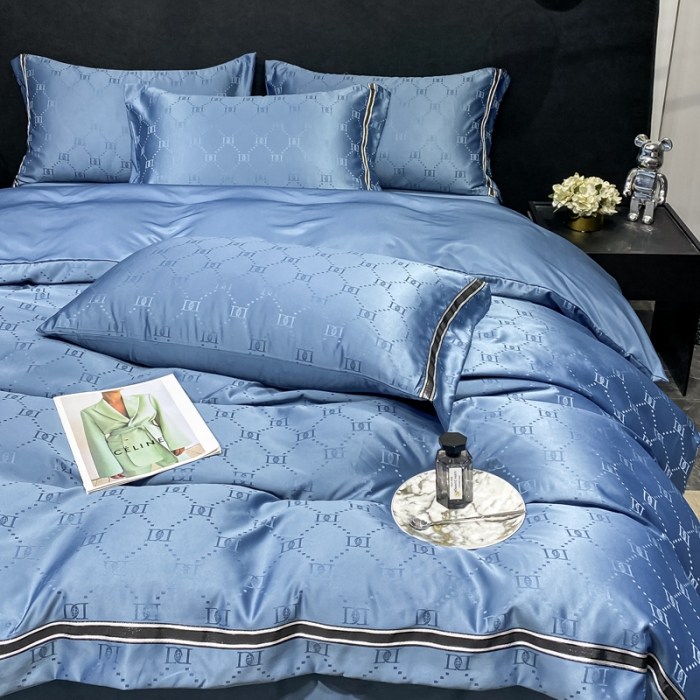 91家纺网 家纺一手货源 找家纺 宅家居2023新款设计款轻奢高精密贡缎提花臻品真丝四件套 迪奥-宾利蓝