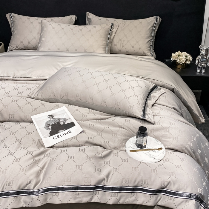 91家纺网 家纺一手货源 找家纺 宅家居2023新款设计款轻奢高精密贡缎提花臻品真丝四件套 迪奥-银灰
