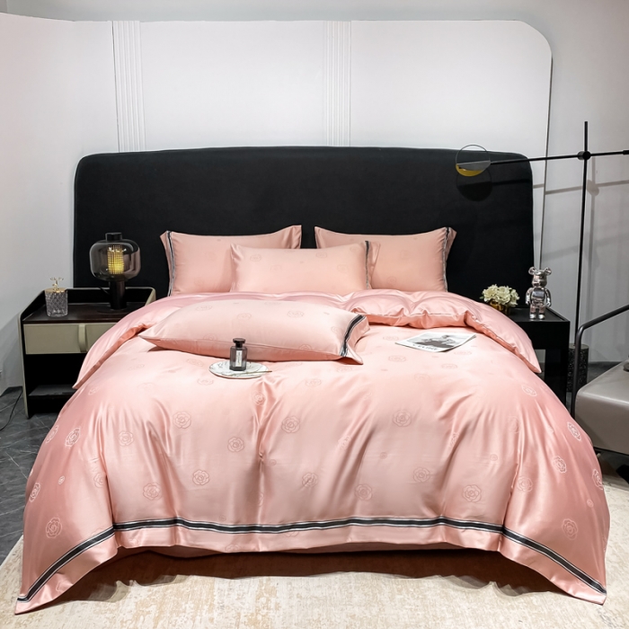 91家纺网 家纺一手货源 找家纺 宅家居2023新款设计款轻奢高精密贡缎提花臻品真丝四件套 山茶花-粉玉