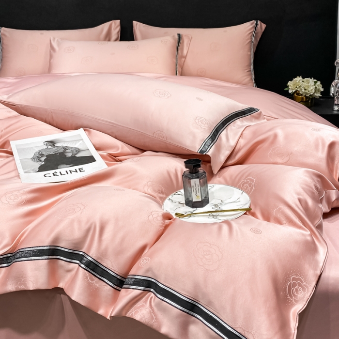 91家纺网 家纺一手货源 找家纺 宅家居2023新款设计款轻奢高精密贡缎提花臻品真丝四件套 山茶花-粉玉