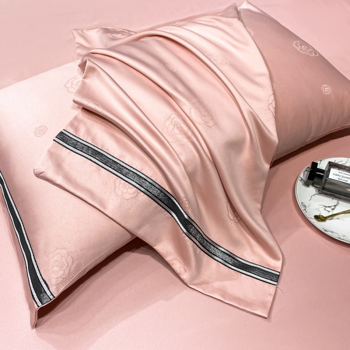 91家纺网 家纺一手货源 找家纺 宅家居2023新款设计款轻奢高精密贡缎提花臻品真丝四件套 山茶花-粉玉