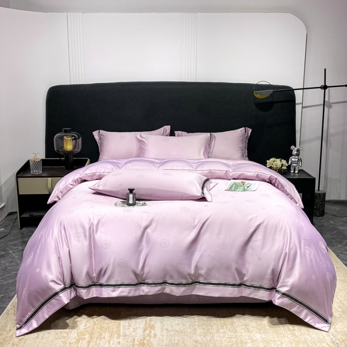 91家纺网 家纺一手货源 找家纺 宅家居2023新款设计款轻奢高精密贡缎提花臻品真丝四件套 山茶花-浅紫