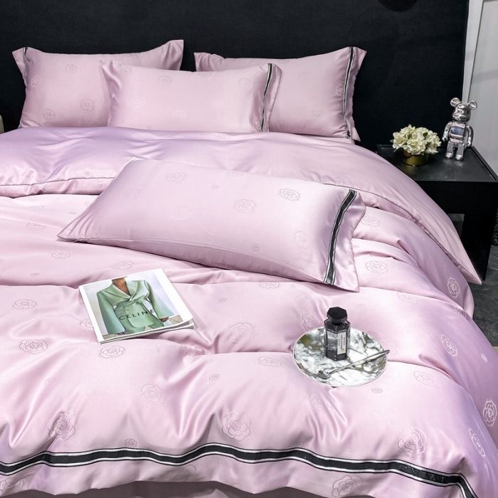 91家纺网 家纺一手货源 找家纺 宅家居2023新款设计款轻奢高精密贡缎提花臻品真丝四件套 山茶花-浅紫