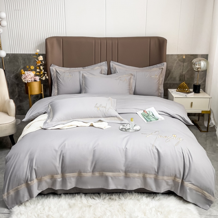 91家纺网 家纺一手货源 找家纺 梧桐家居 2023新款13376全棉刺绣宽边四件套-曼玉系列 泥灰