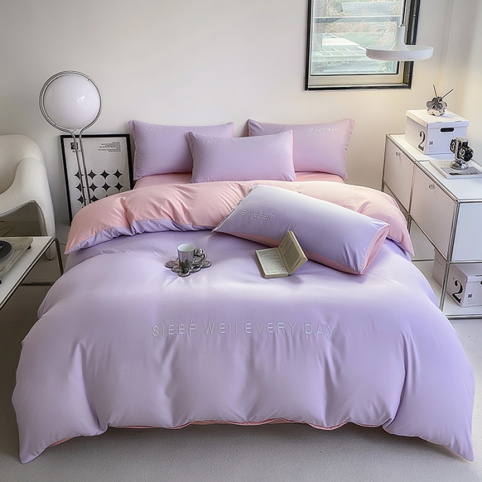 91家纺网 家纺一手货源 找家纺 啊雅 2025新款双拼绣花四季款磨毛四件套 奶紫加奶粉