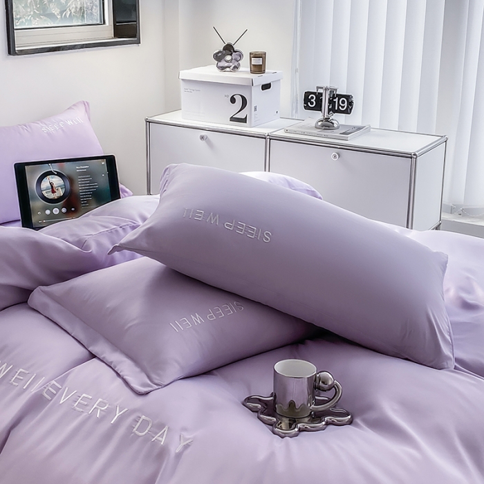 91家纺网 家纺一手货源 找家纺 啊雅 2025新款双拼绣花四季款磨毛四件套 奶紫