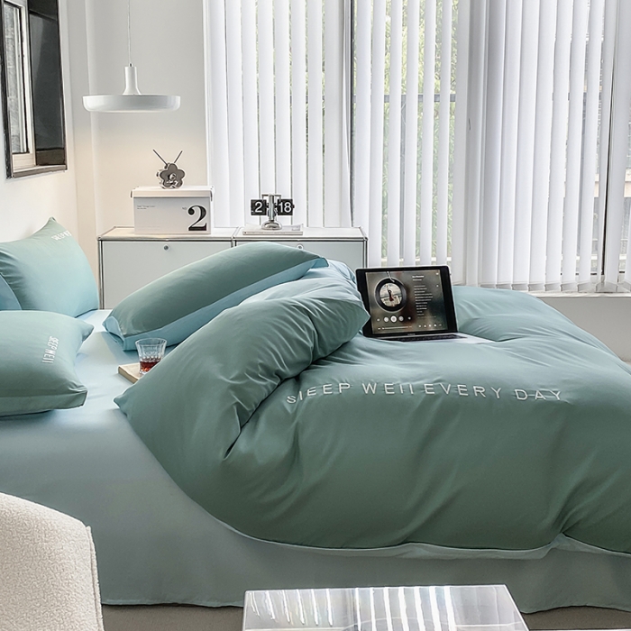 91家纺网 家纺一手货源 找家纺 啊雅 2025新款双拼绣花四季款磨毛四件套 奶石兰加奶星蓝