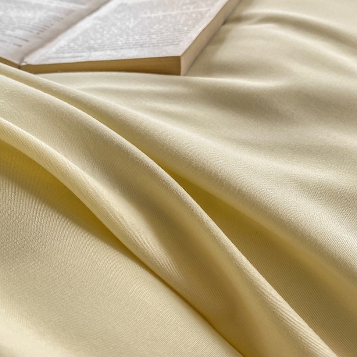 91家纺网 家纺一手货源 找家纺 啊雅 2025新款双拼绣花四季款磨毛四件套 奶黄加奶深灰