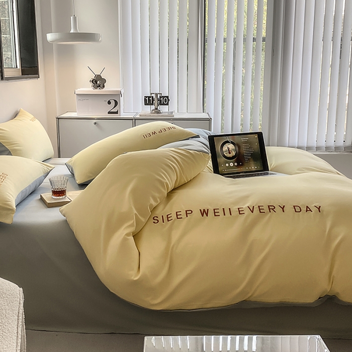 91家纺网 家纺一手货源 找家纺 啊雅 2025新款双拼绣花四季款磨毛四件套 奶黄加奶浅灰