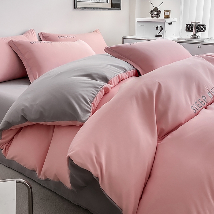 91家纺网 家纺一手货源 找家纺 啊雅 2025新款双拼绣花四季款磨毛四件套 奶粉加奶浅灰