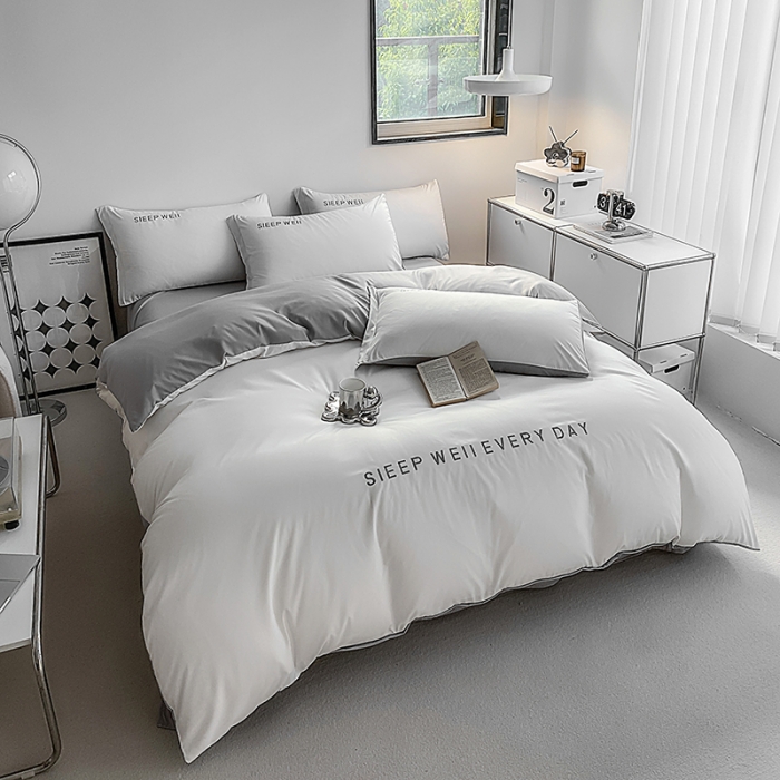 91家纺网 家纺一手货源 找家纺 啊雅 2025新款双拼绣花四季款磨毛四件套 奶白加奶浅灰