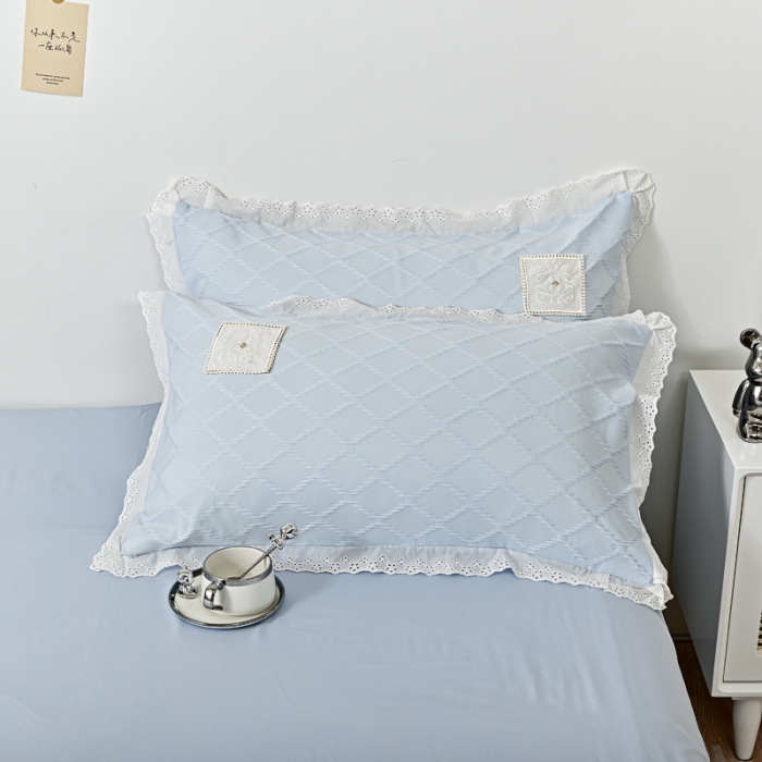 91家纺网 家纺一手货源 找家纺 宅家居 2023新款双层纱菱形格贴布绣花边四件套-罗威系列 罗威-淡蓝