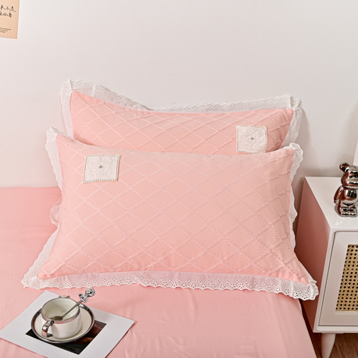 91家纺网 家纺一手货源 找家纺 宅家居 2023新款双层纱菱形格贴布绣花边四件套-罗威系列 罗威-桃粉