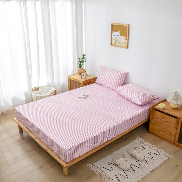 91家纺网 家纺一手货源 找家纺 火星时代 2023新款防水床笠隔尿透气防滑床单防尘罩保护套床套 无印粉小格