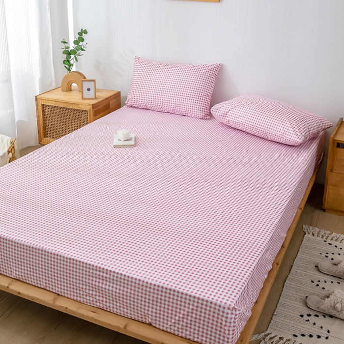 91家纺网 家纺一手货源 找家纺 火星时代 2023新款防水床笠隔尿透气防滑床单防尘罩保护套床套 无印粉小格