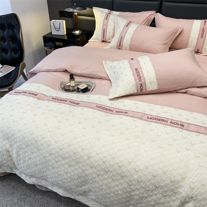 91家纺网 家纺一手货源 找家纺 布可 2025新款千鸟格立体雕花刺绣四件套 千鸟格.露娜粉