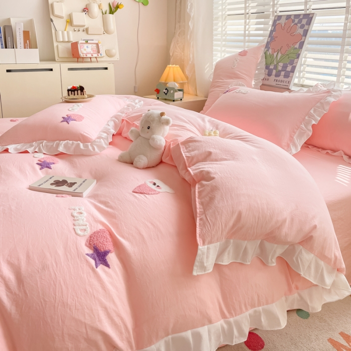 91家纺网 家纺一手货源 找家纺 易禾 2024新款 爱心小熊系列四件套 爱心小熊粉