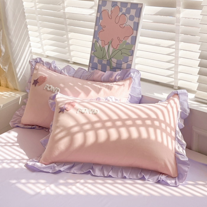 91家纺网 家纺一手货源 找家纺 易禾 2024新款 爱心小熊系列四件套 爱心小熊粉紫