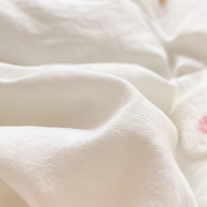 91家纺网 家纺一手货源 找家纺 易禾 2024新款 爱心小熊系列四件套 爱心小熊奶白粉