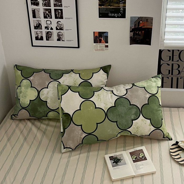 91家纺网 家纺一手货源 找家纺 金丝鸟 2023新款全棉斜纹13370枕套 四叶草