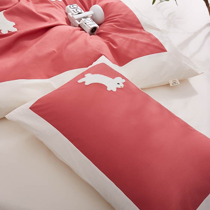 91家纺网 家纺一手货源 找家纺 嘉恋 2023新款全棉水洗棉毛巾绣四件套送精美包装-大展宏兔 大展宏兔-草莓红