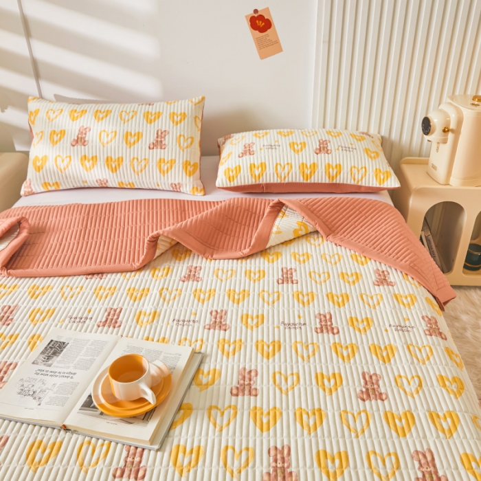 91家纺网 家纺一手货源 找家纺 水洗棉麻床盖大豆纤维夹棉加厚宿舍铺盖两用床单床裙保护垫爱心兔