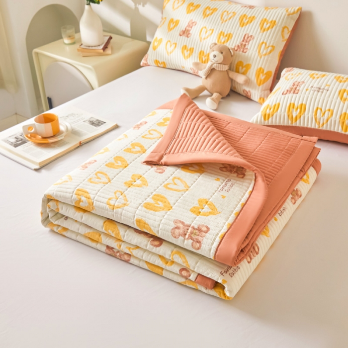 91家纺网 家纺一手货源 找家纺 水洗棉麻床盖大豆纤维夹棉加厚宿舍铺盖两用床单床裙保护垫爱心兔