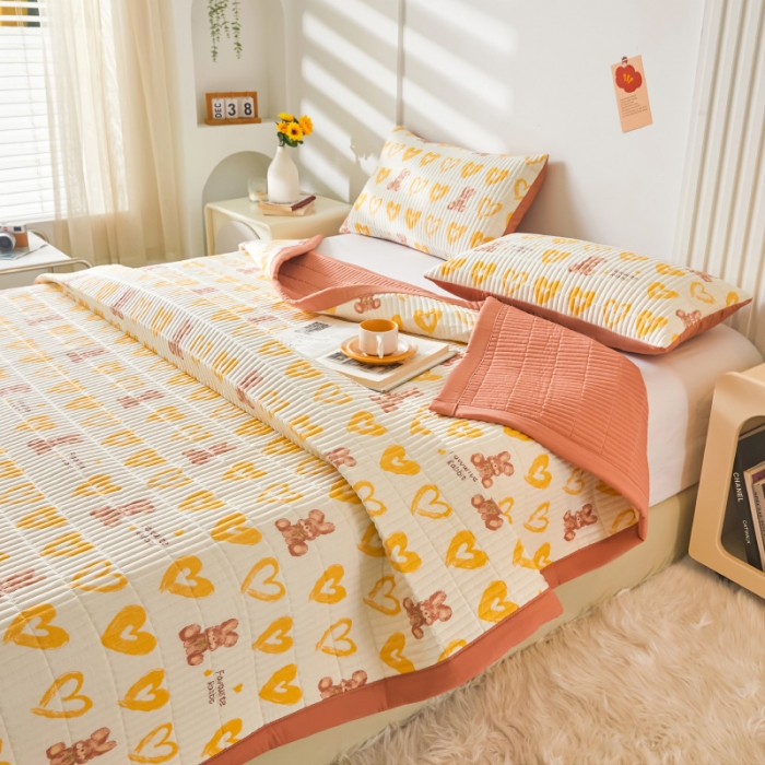 91家纺网 家纺一手货源 找家纺 水洗棉麻床盖大豆纤维夹棉加厚宿舍铺盖两用床单床裙保护垫爱心兔