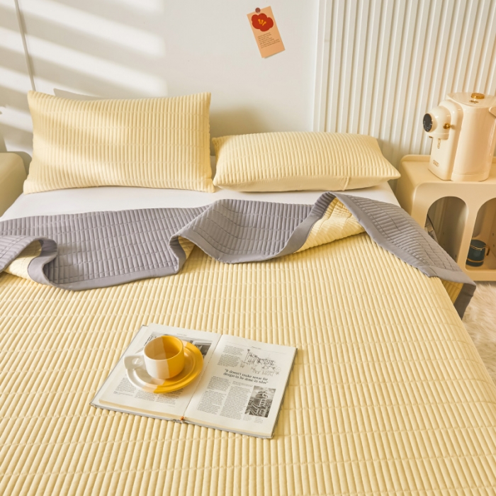 91家纺网 家纺一手货源 找家纺 水洗棉麻床盖大豆纤维夹棉加厚宿舍铺盖两用床单床裙保护垫鹅黄色